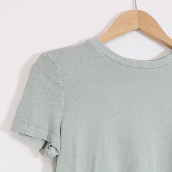 *Gap Shrunken Sage Green short-sleeved t-shirt - Picture 5 of 8